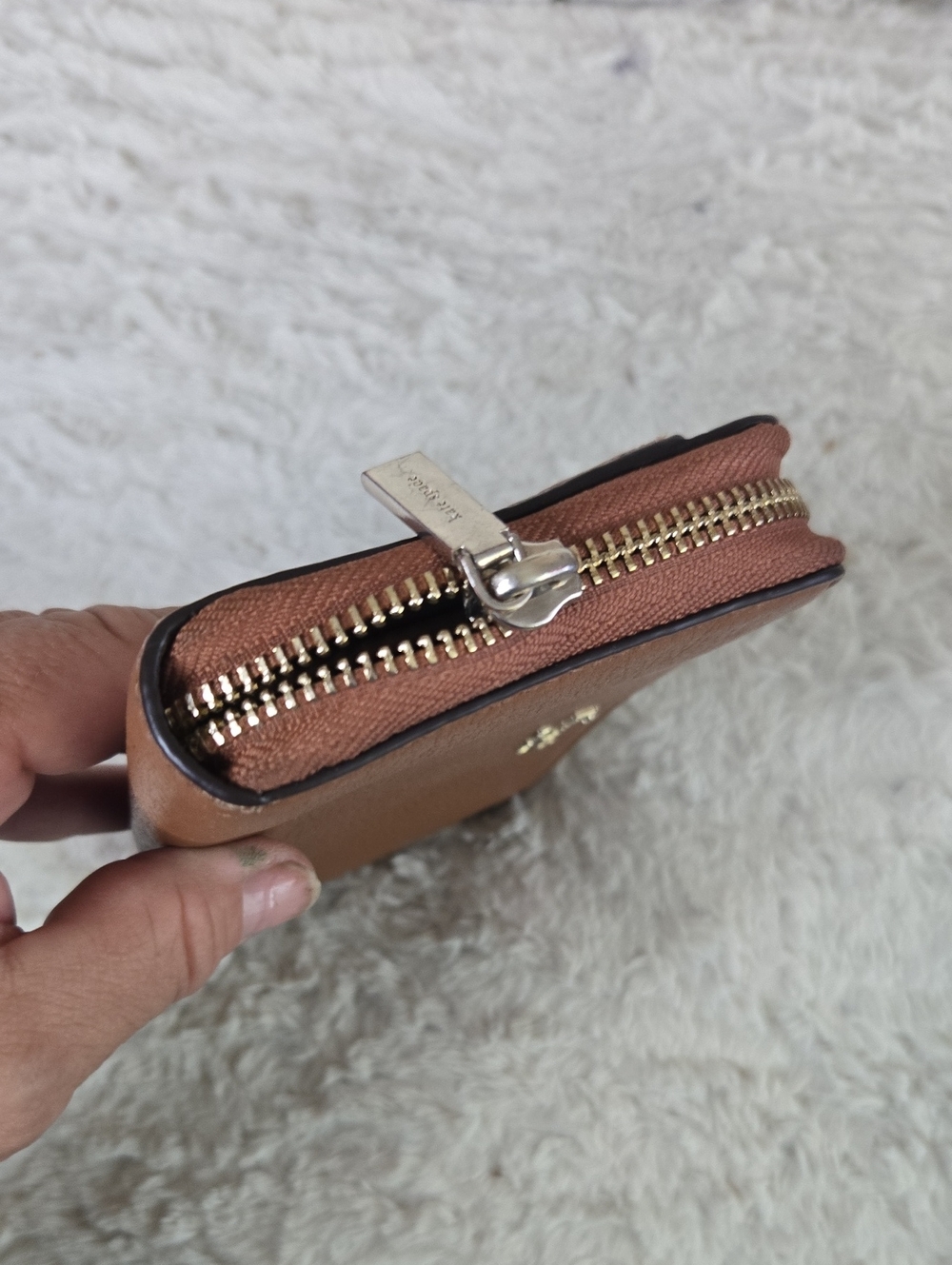 kate spade Pebbled Leather Zip Wallet - Brown EUC - Picture 3 of 9